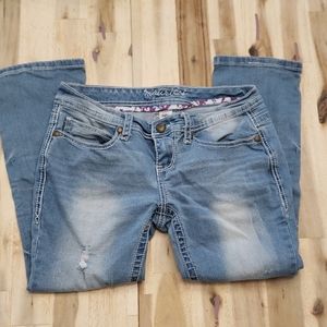 Maurices Capris Distressed Jean 3/4